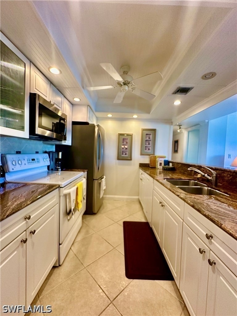555 Park Shore Drive - Photo 4