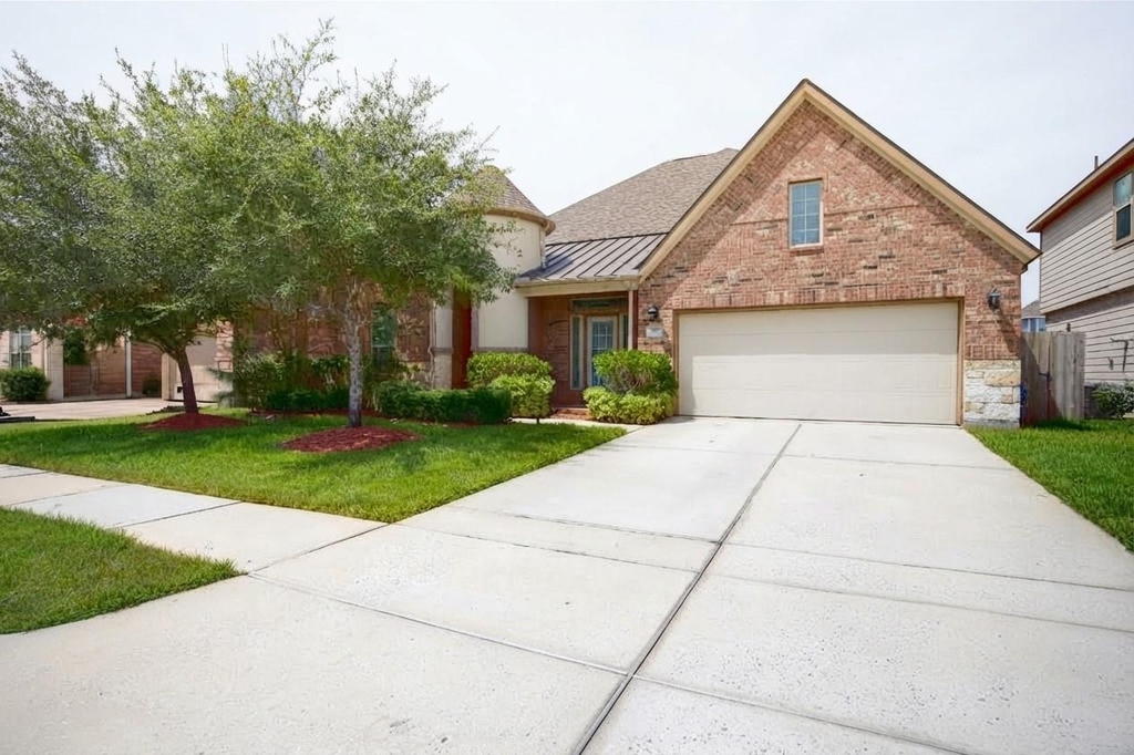 3519 Dryer Park Drive - Photo 2