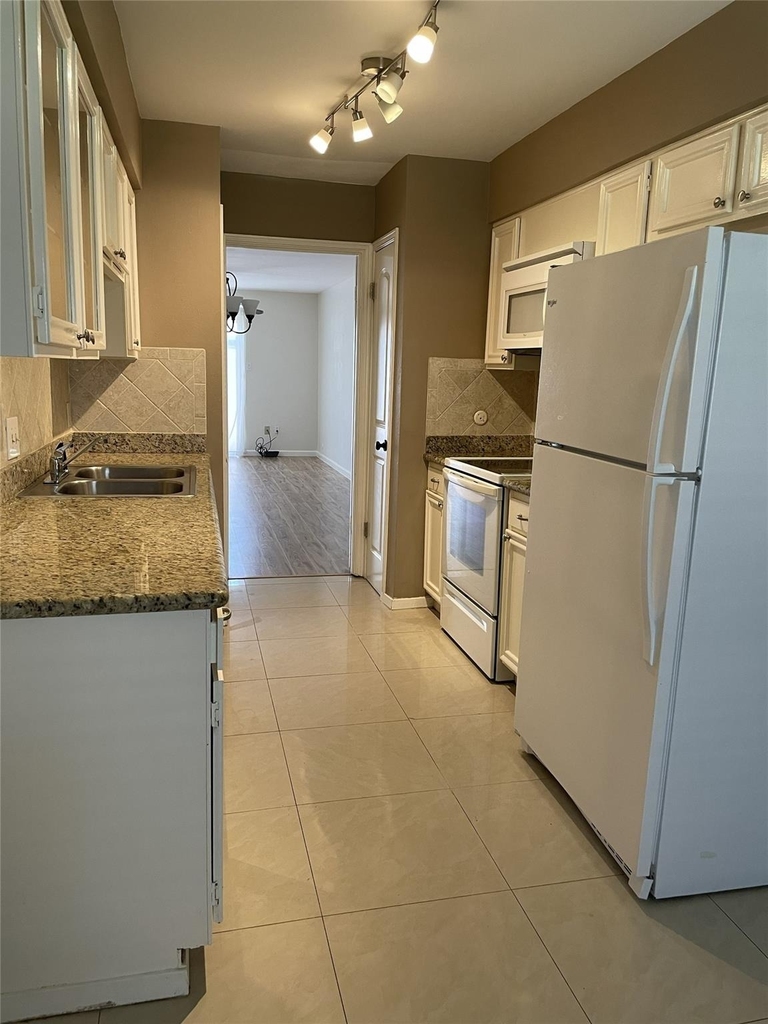 13278 Trail Hollow - Photo 13