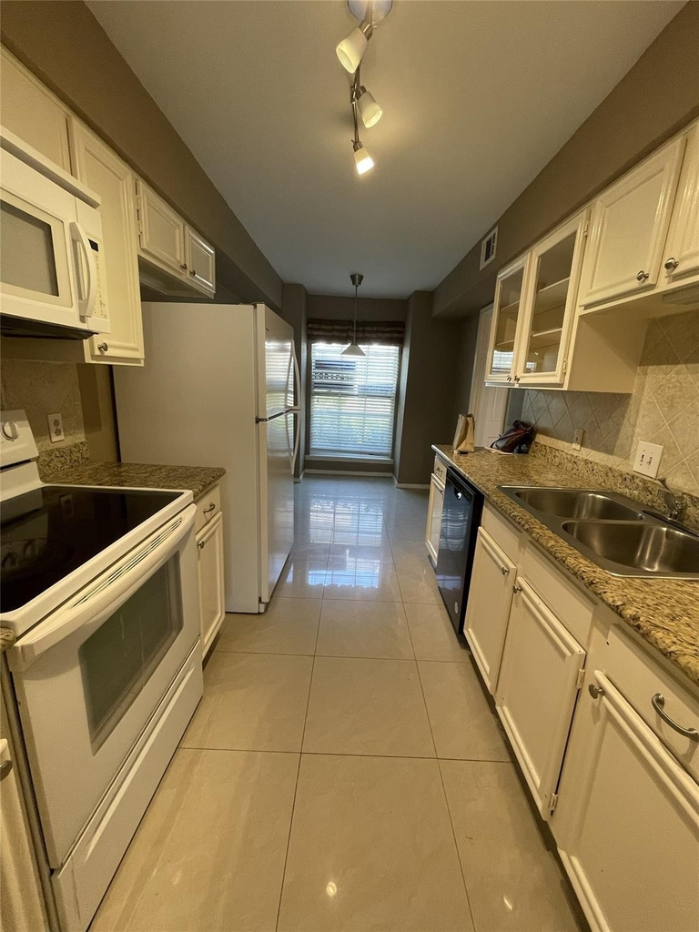 13278 Trail Hollow - Photo 14