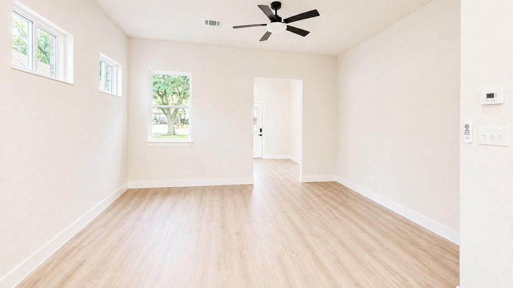 142b College Street - Photo 4