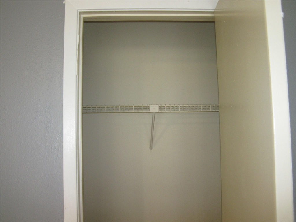 3919 Fairmont Parkway - Photo 8