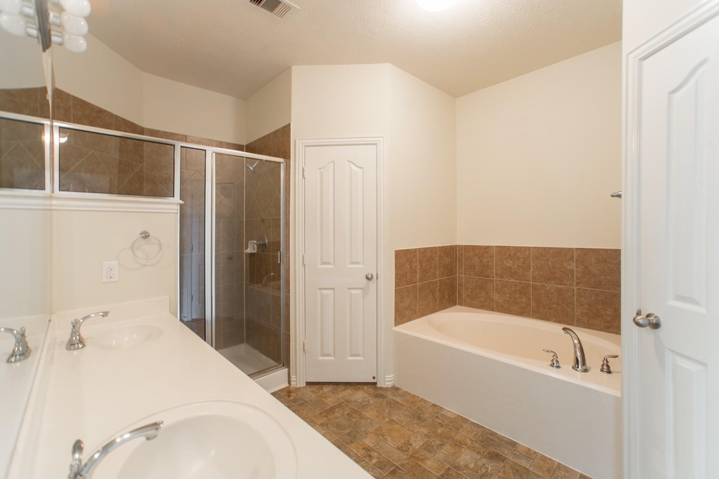 25531 Forest Springs Lake - Photo 32
