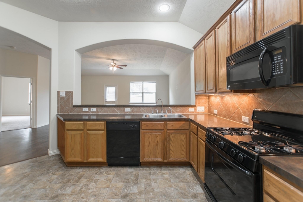 25531 Forest Springs Lake - Photo 18
