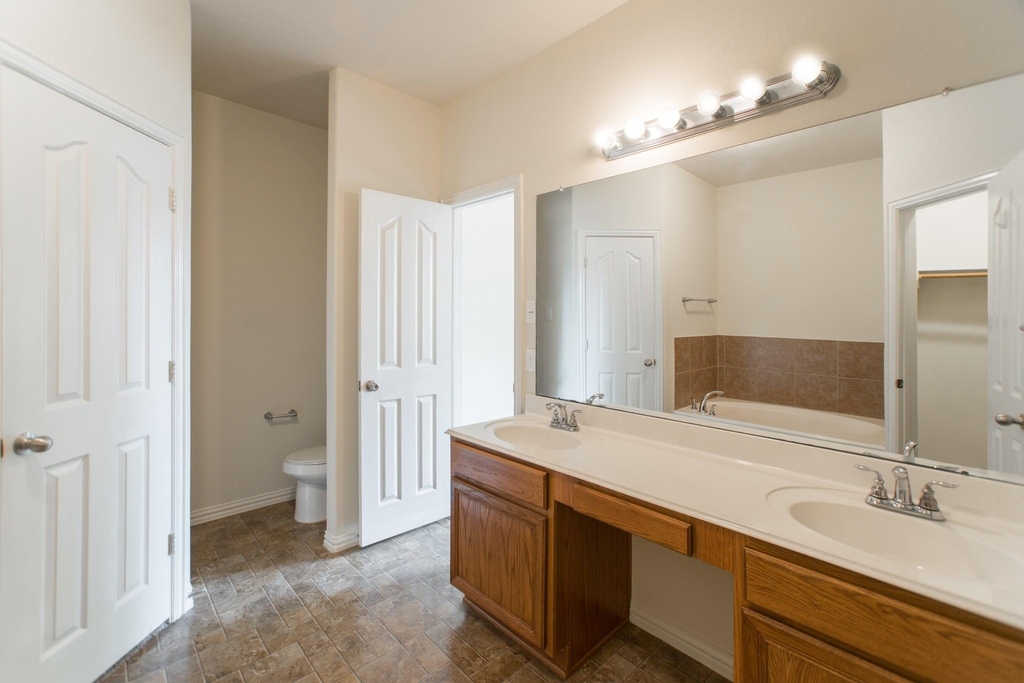 25531 Forest Springs Lake - Photo 34