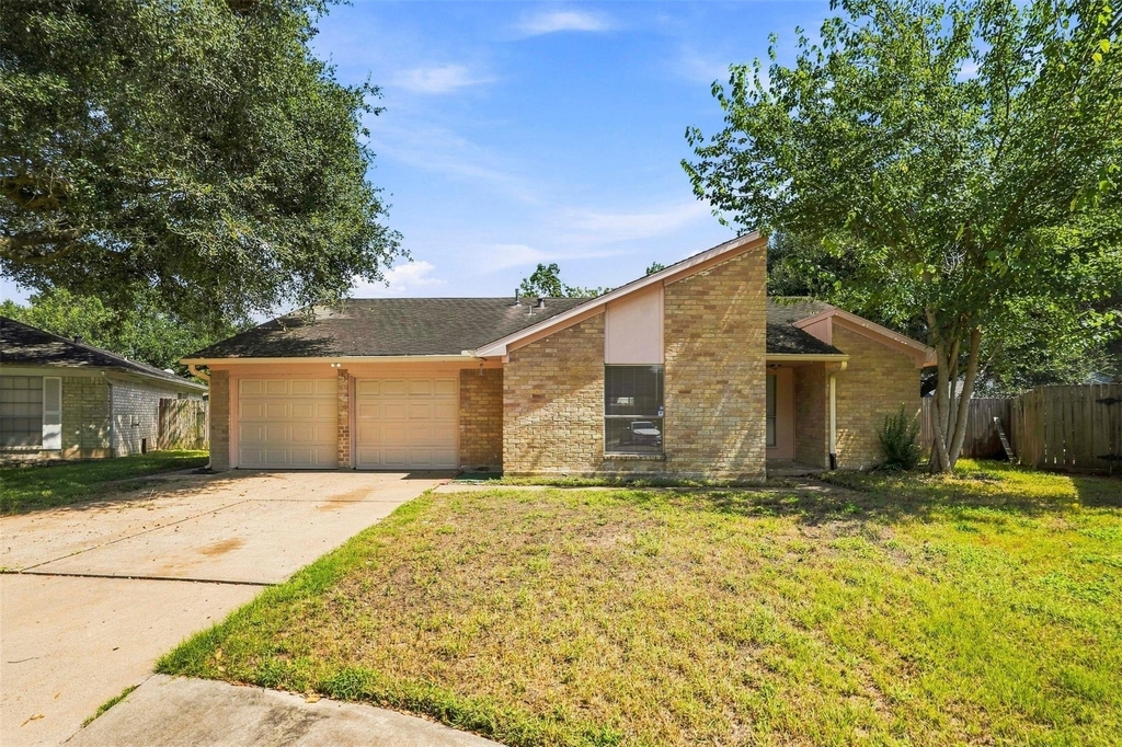 703 Conestoga Circle - Photo 0
