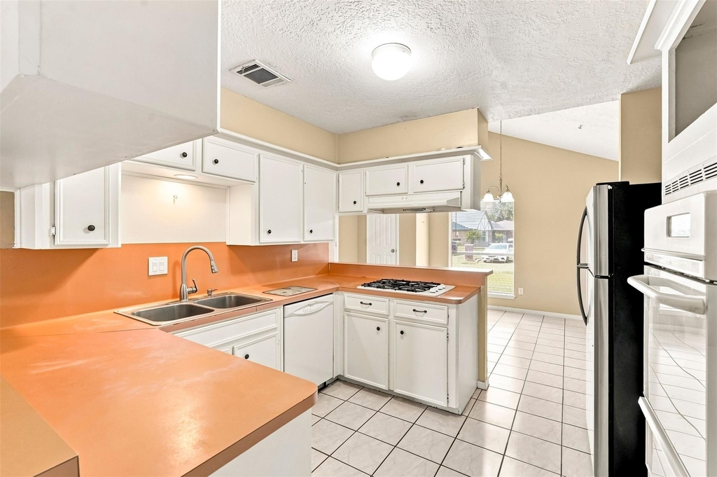 703 Conestoga Circle - Photo 7