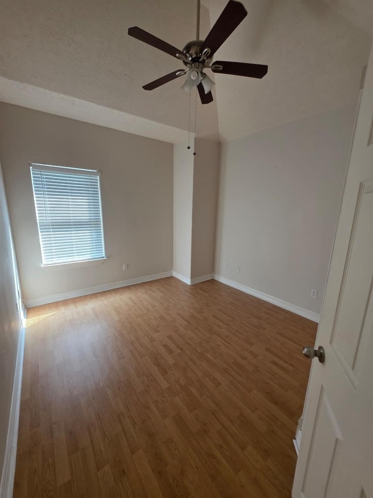 16020 Fountainview Drive - Photo 11