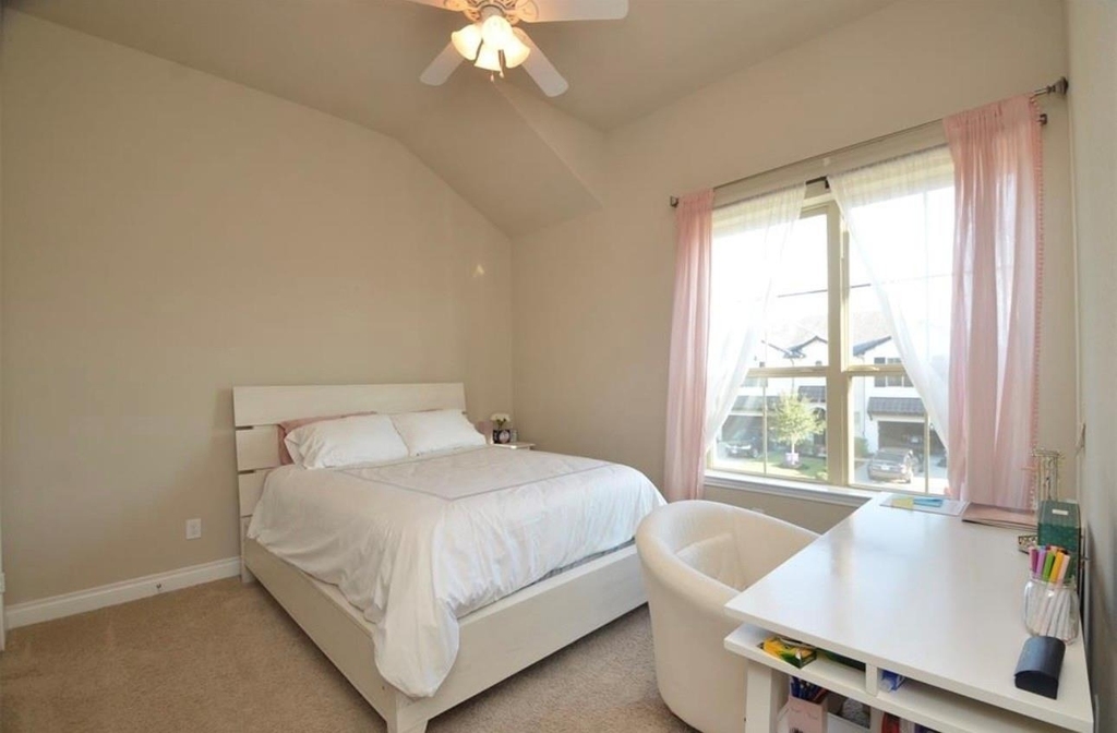 9515 Scanlan Heights Lane - Photo 18