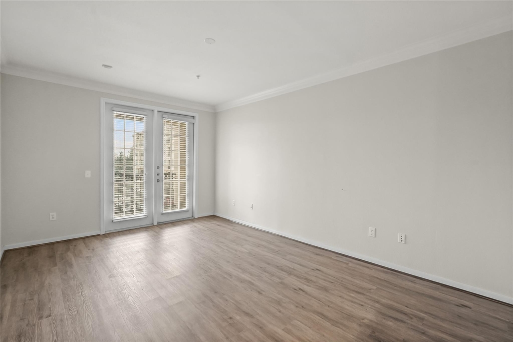 7575 Kirby Drive - Photo 5