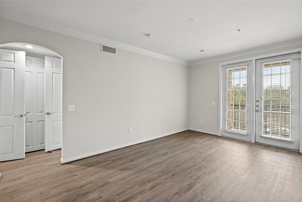 7575 Kirby Drive - Photo 8