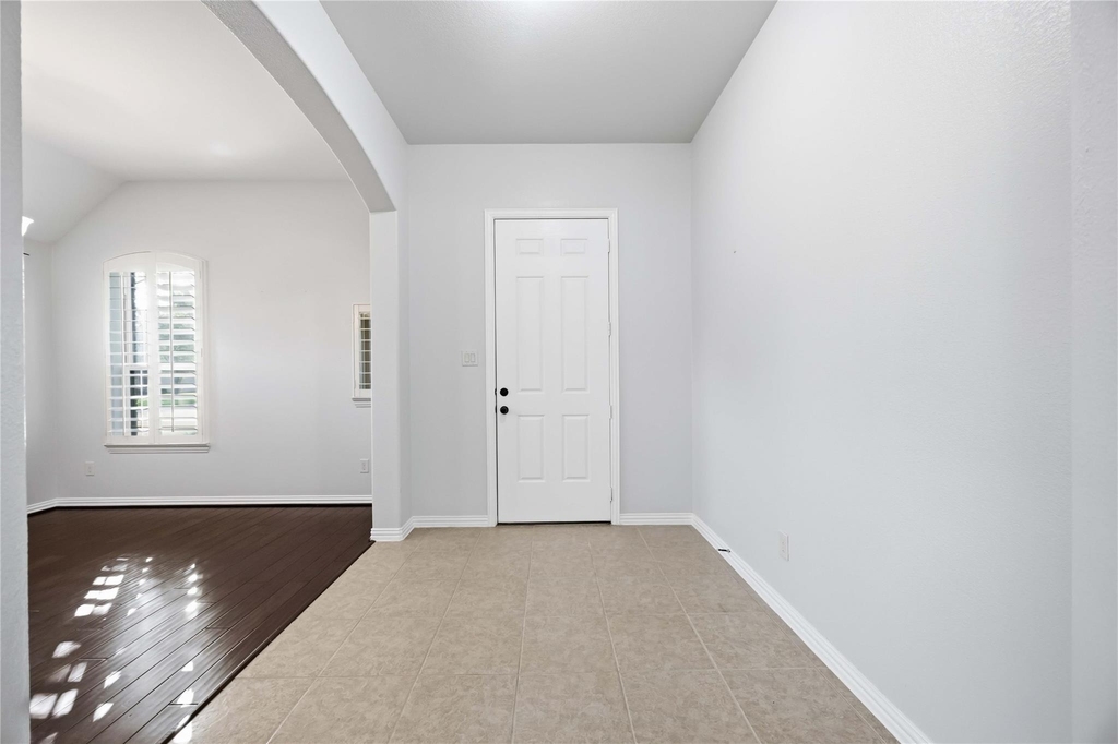 601 Dunlavy Lane - Photo 4