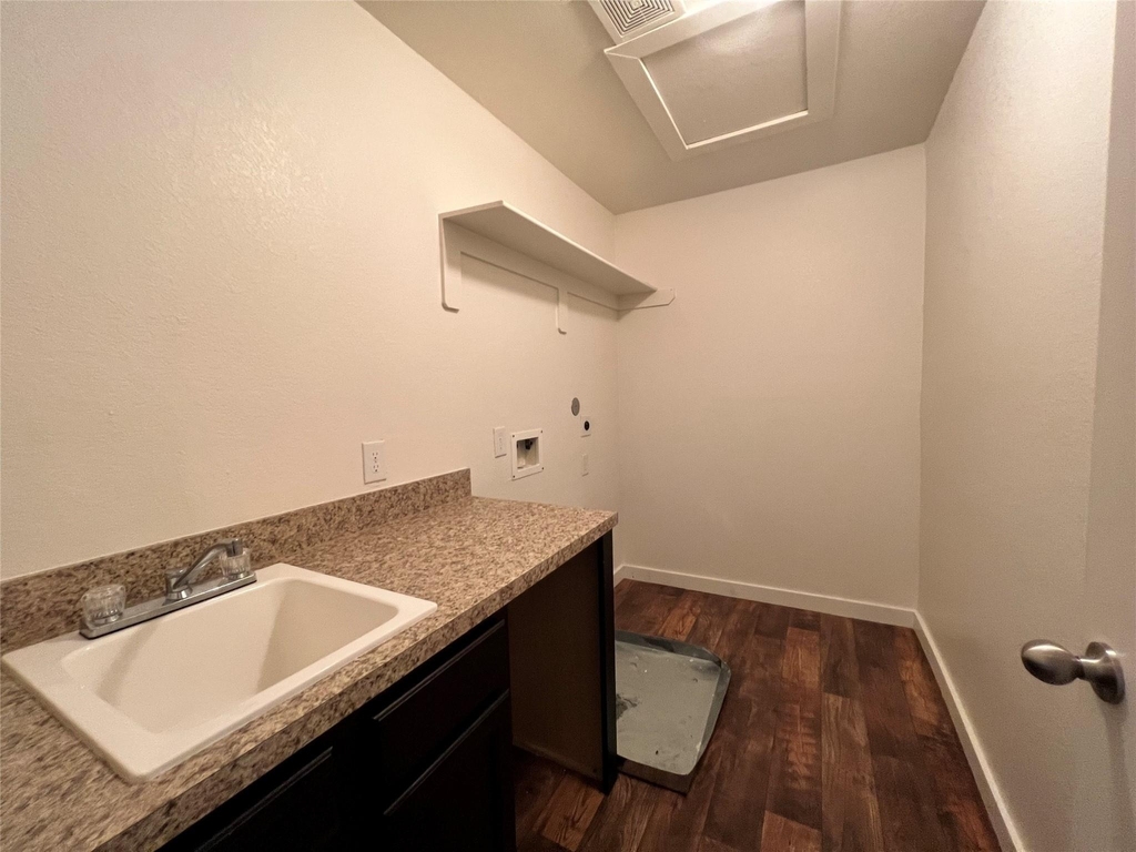 10535 Mills Road - Photo 10
