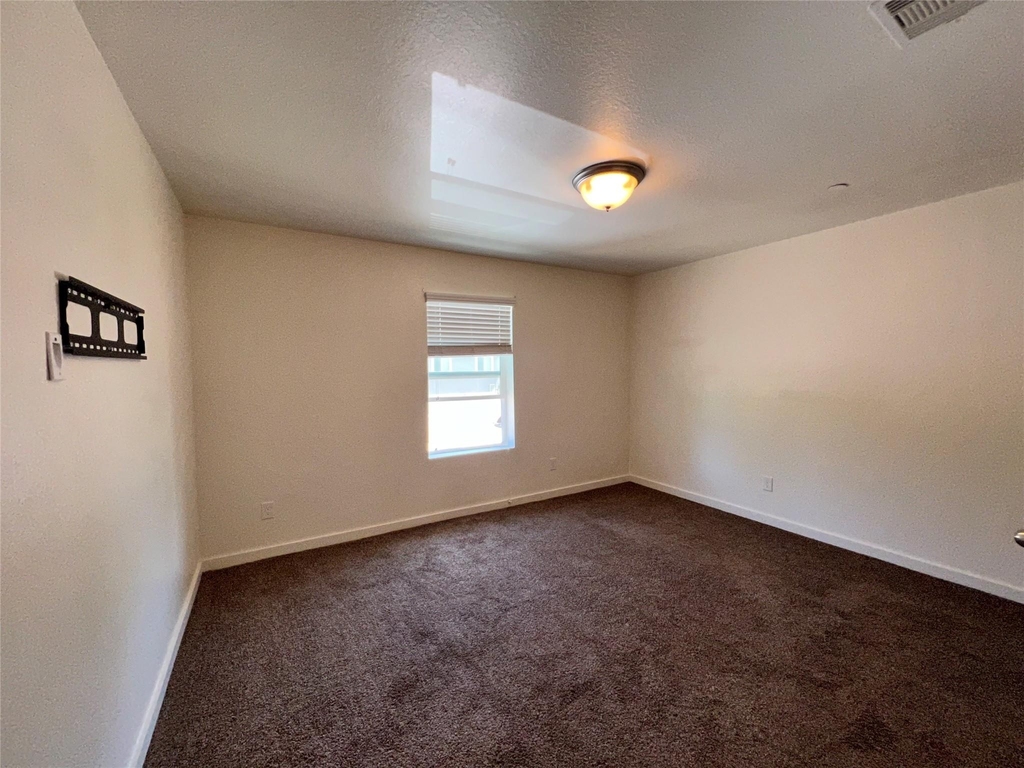10535 Mills Road - Photo 12