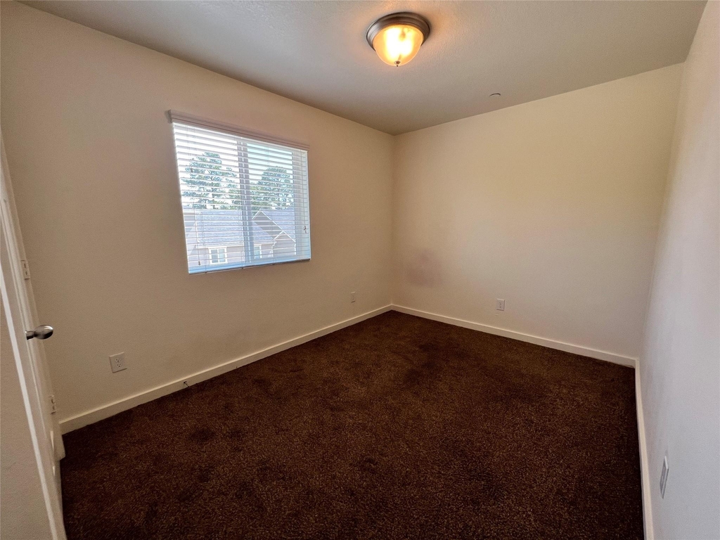 10535 Mills Road - Photo 8