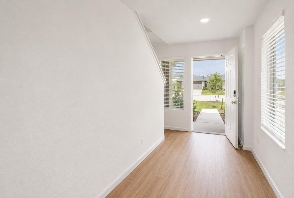 21034 Longeni Drive - Photo 3