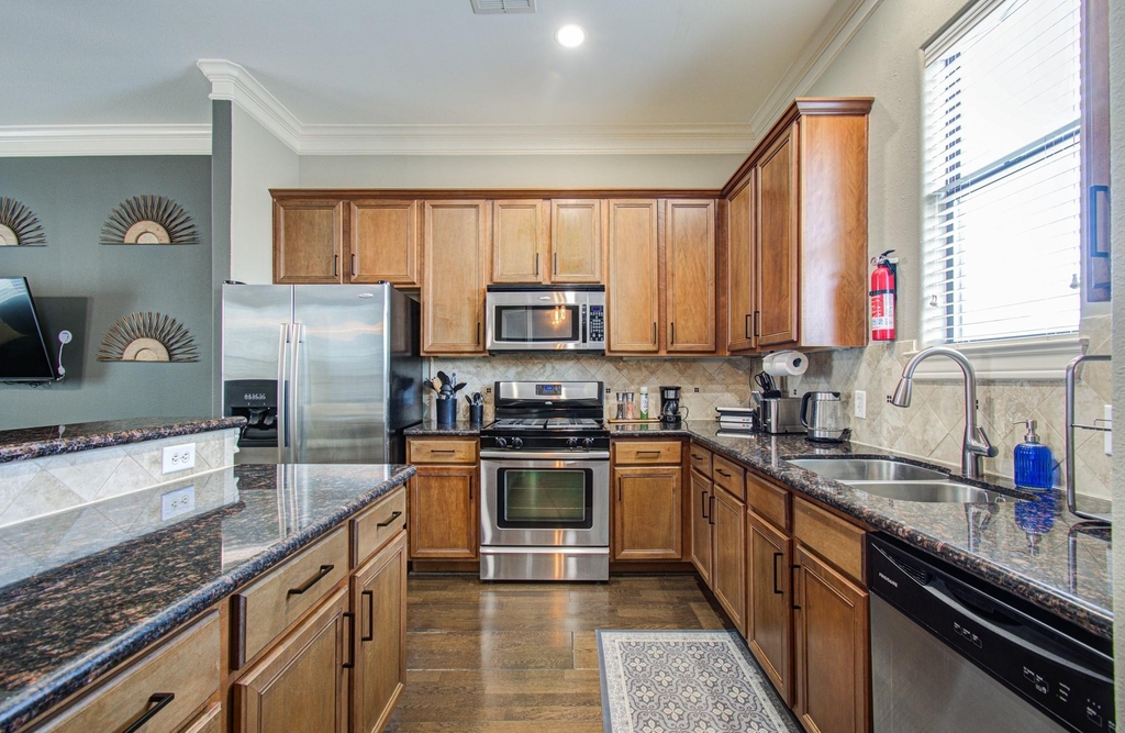 4001 Dallas Street - Photo 8