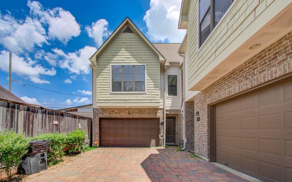 4001 Dallas Street - Photo 1