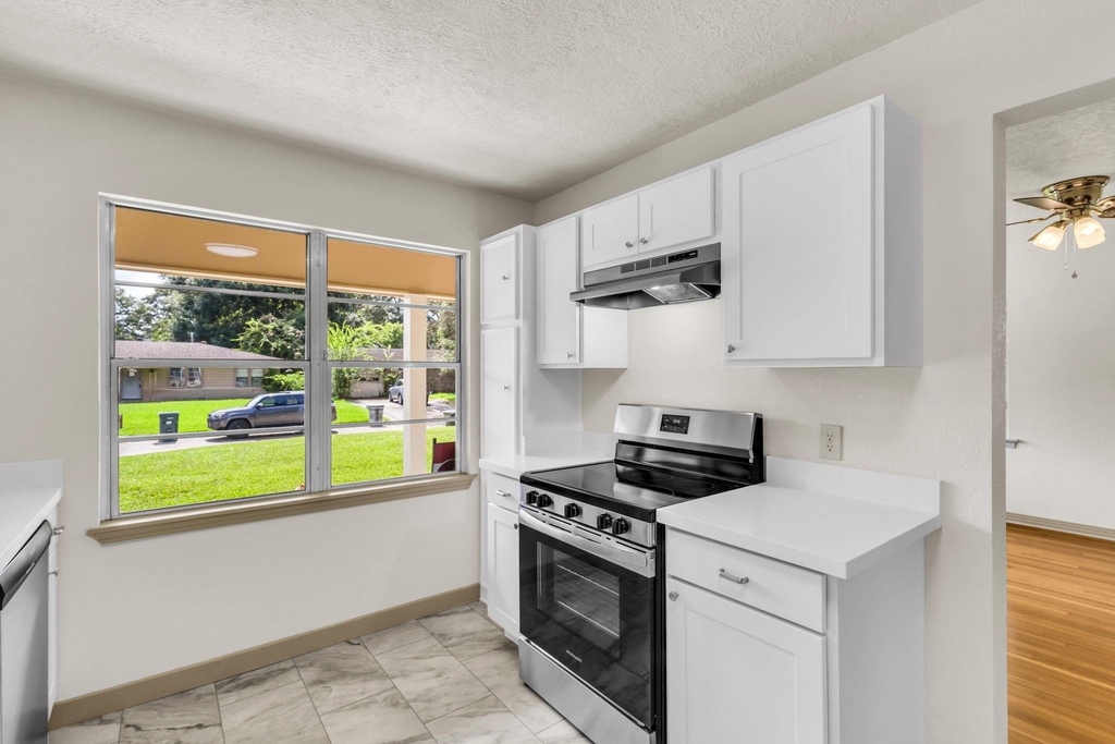 695 Callaway Drive - Photo 15