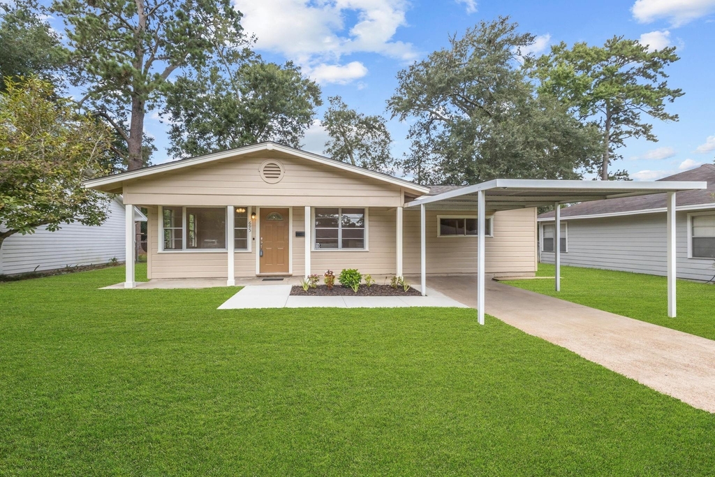 695 Callaway Drive - Photo 2