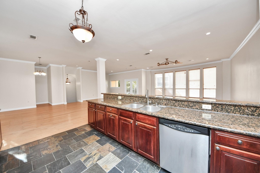 3014 Chenevert Street - Photo 40
