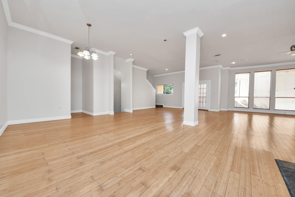 3014 Chenevert Street - Photo 10