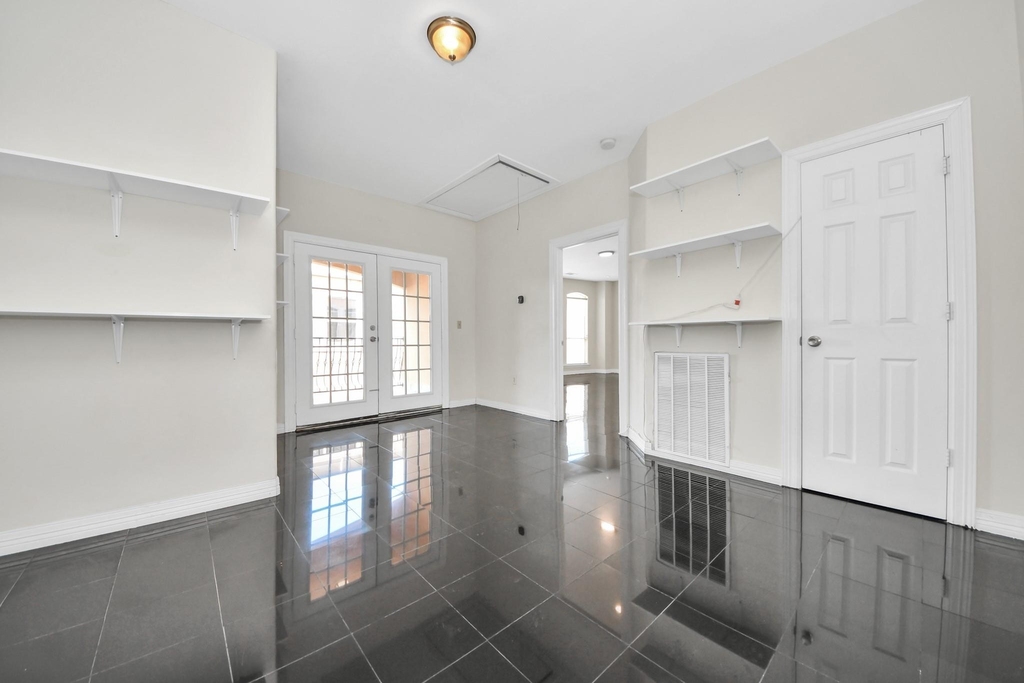 3014 Chenevert Street - Photo 32