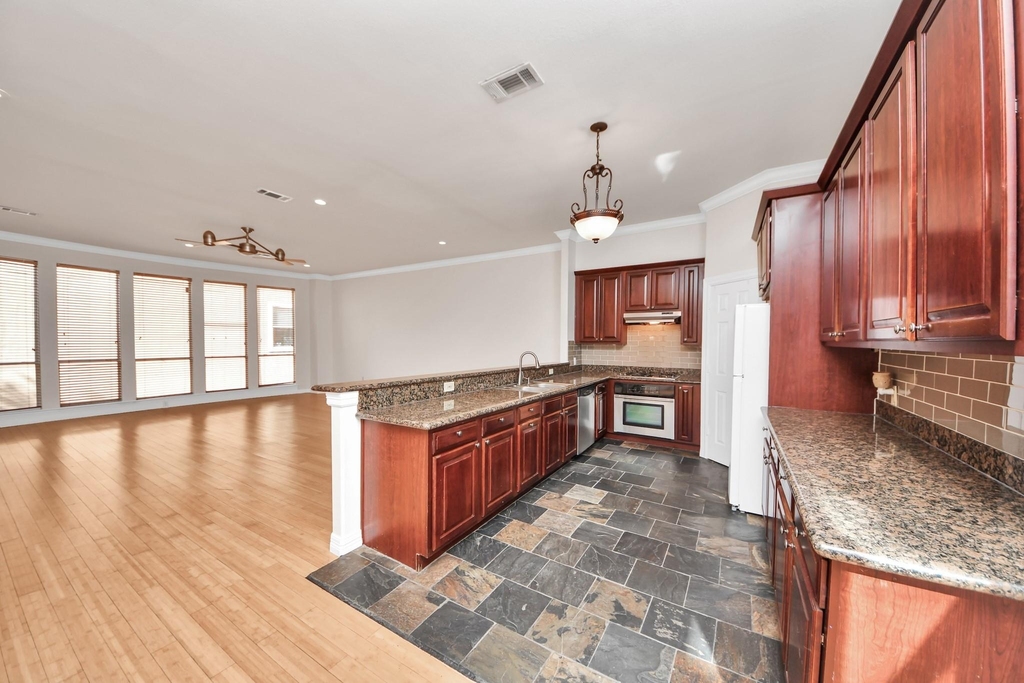 3014 Chenevert Street - Photo 17