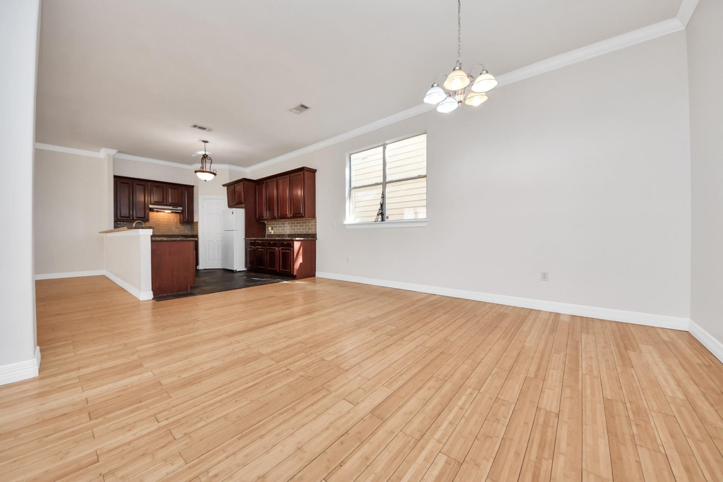3014 Chenevert Street - Photo 8