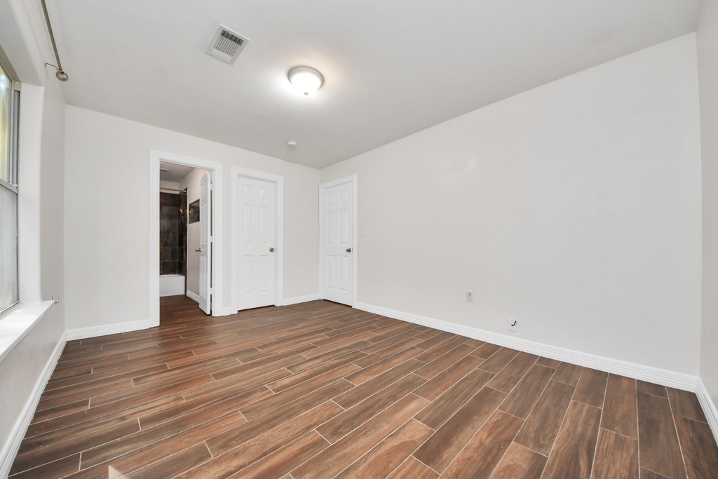 3014 Chenevert Street - Photo 6