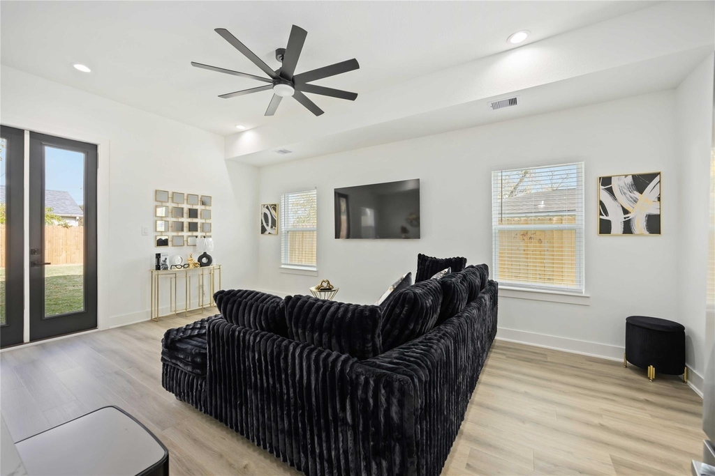 964 Lucky Street - Photo 4