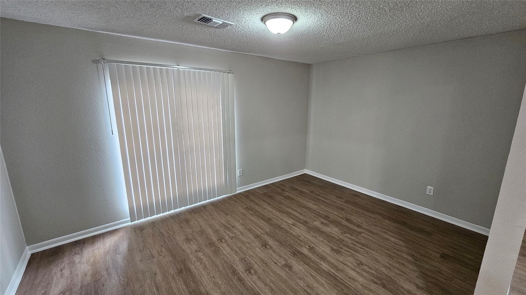 591 Spruce Drive - Photo 5