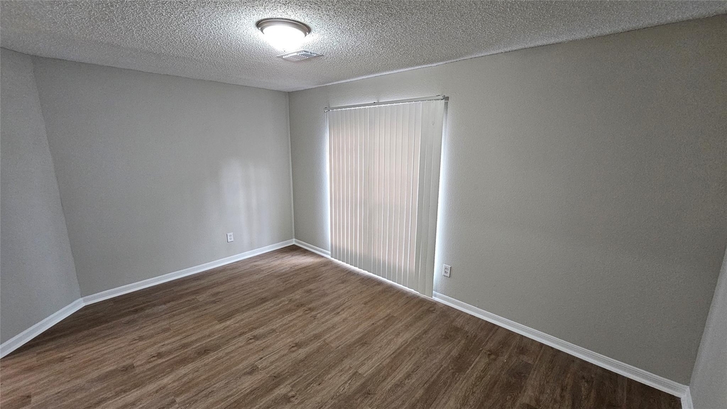 591 Spruce Drive - Photo 6