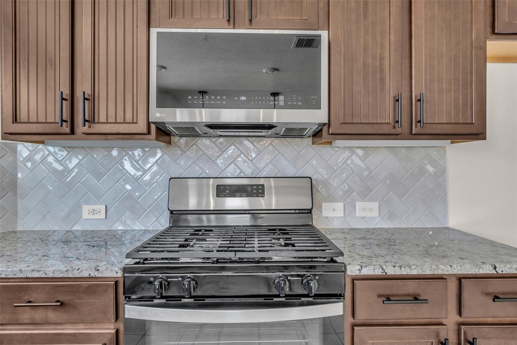 21278 Harbor Shore Drive - Photo 9