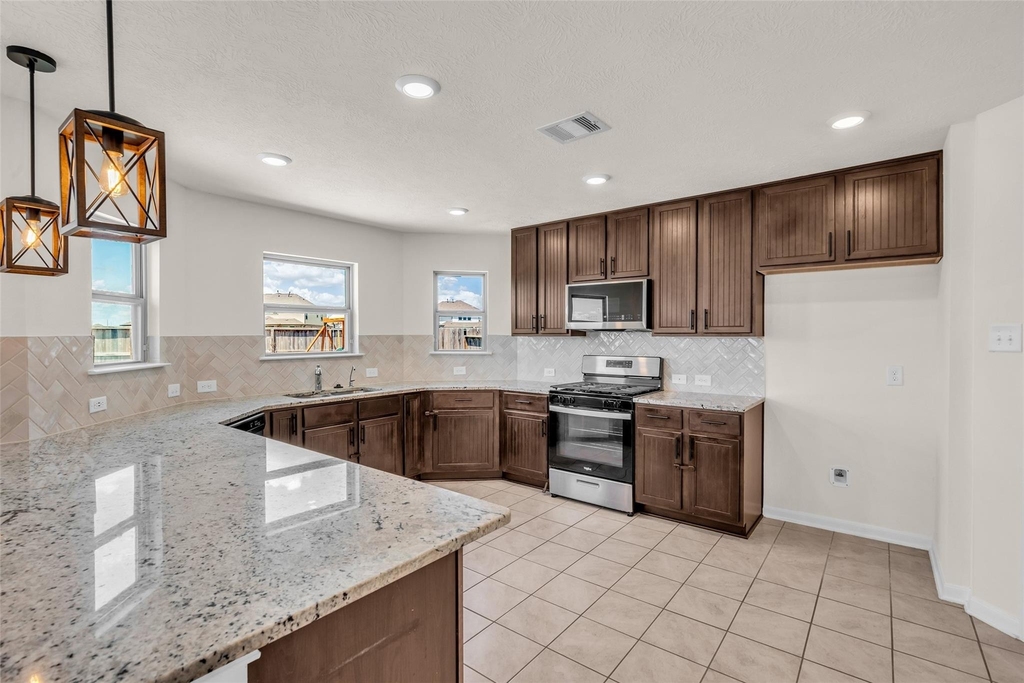 21278 Harbor Shore Drive - Photo 6