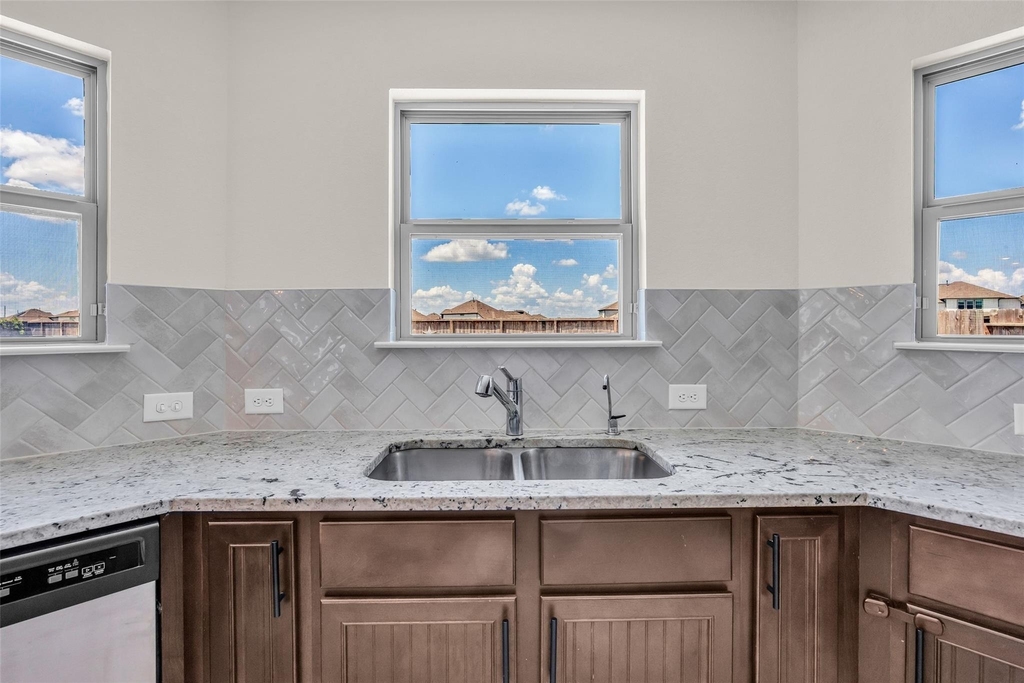 21278 Harbor Shore Drive - Photo 10