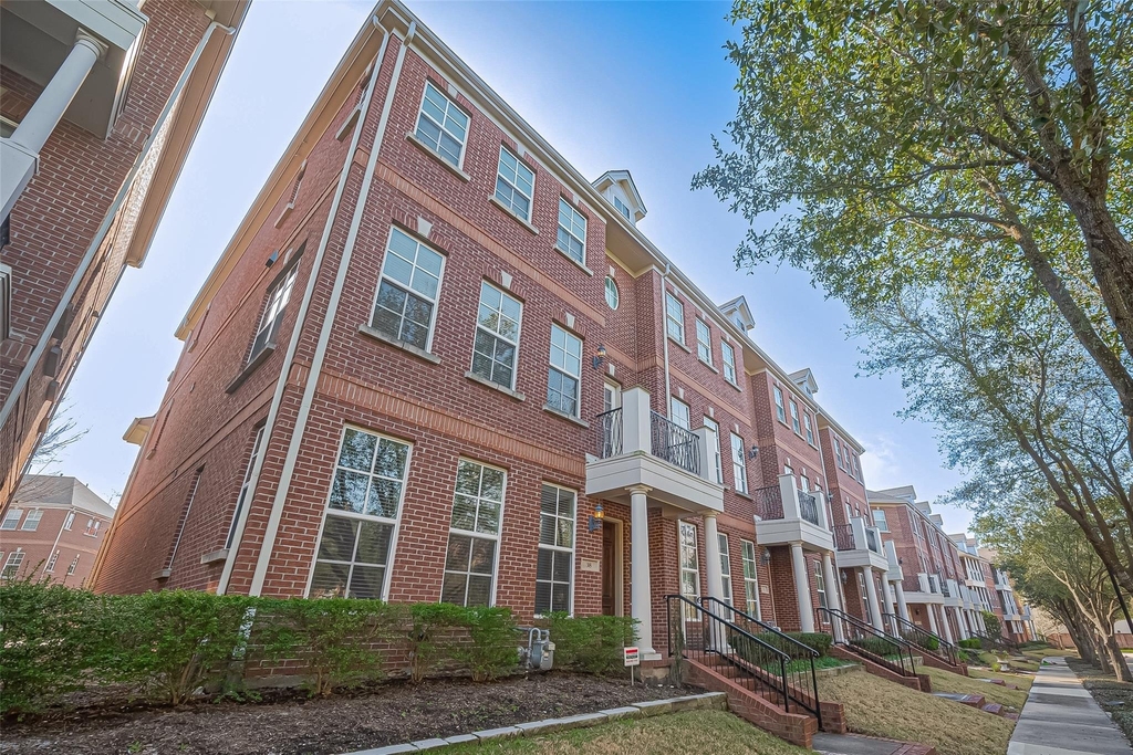 38 Islewood Boulevard - Photo 2