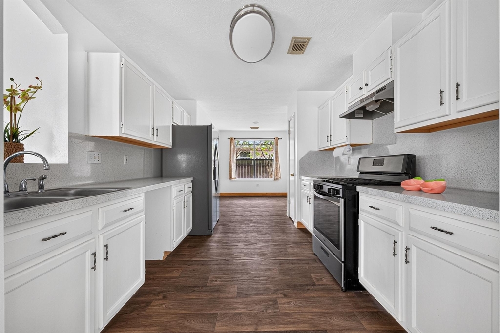 15502 Prairie Oaks Drive - Photo 10