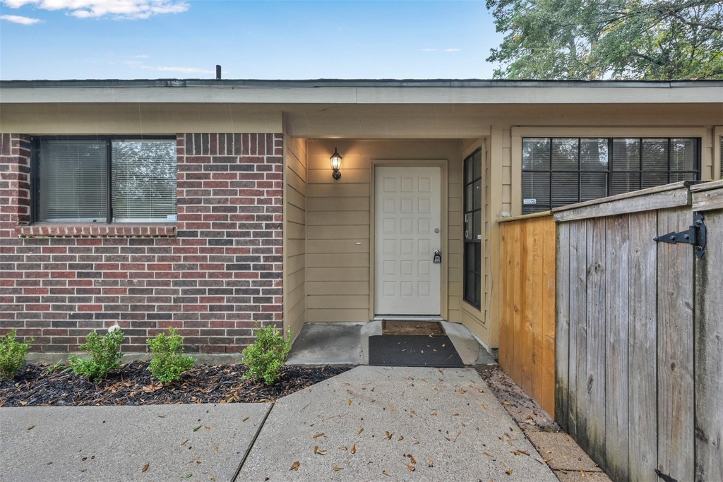 93 W High Oaks Circle - Photo 1