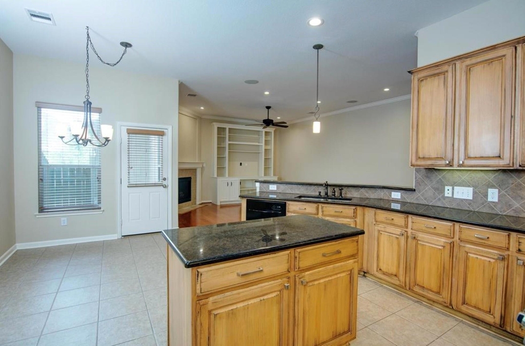 62 E Pipers Green Street - Photo 12