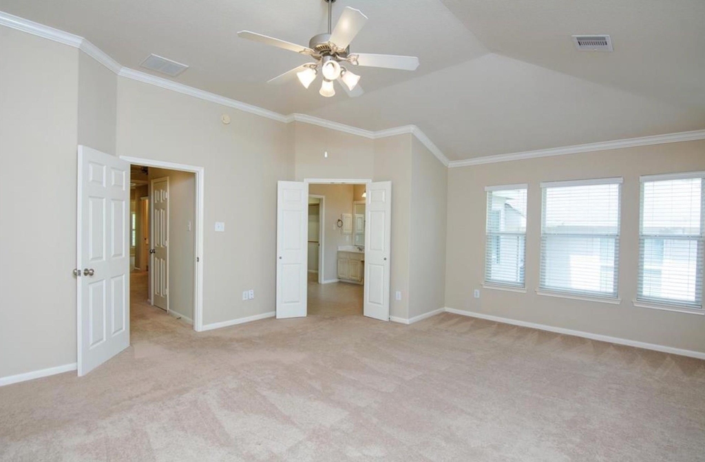 62 E Pipers Green Street - Photo 16