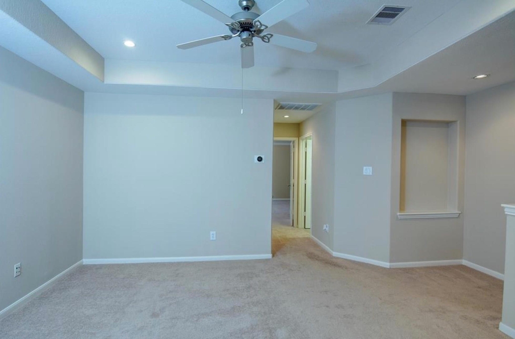 62 E Pipers Green Street - Photo 15