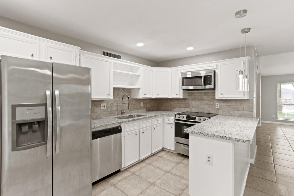 6827 Gettysburg Drive - Photo 8