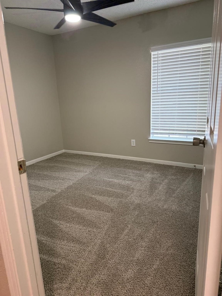 5006 Spring Branch Drive - Photo 5