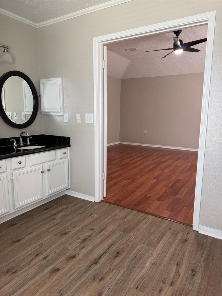 5006 Spring Branch Drive - Photo 15