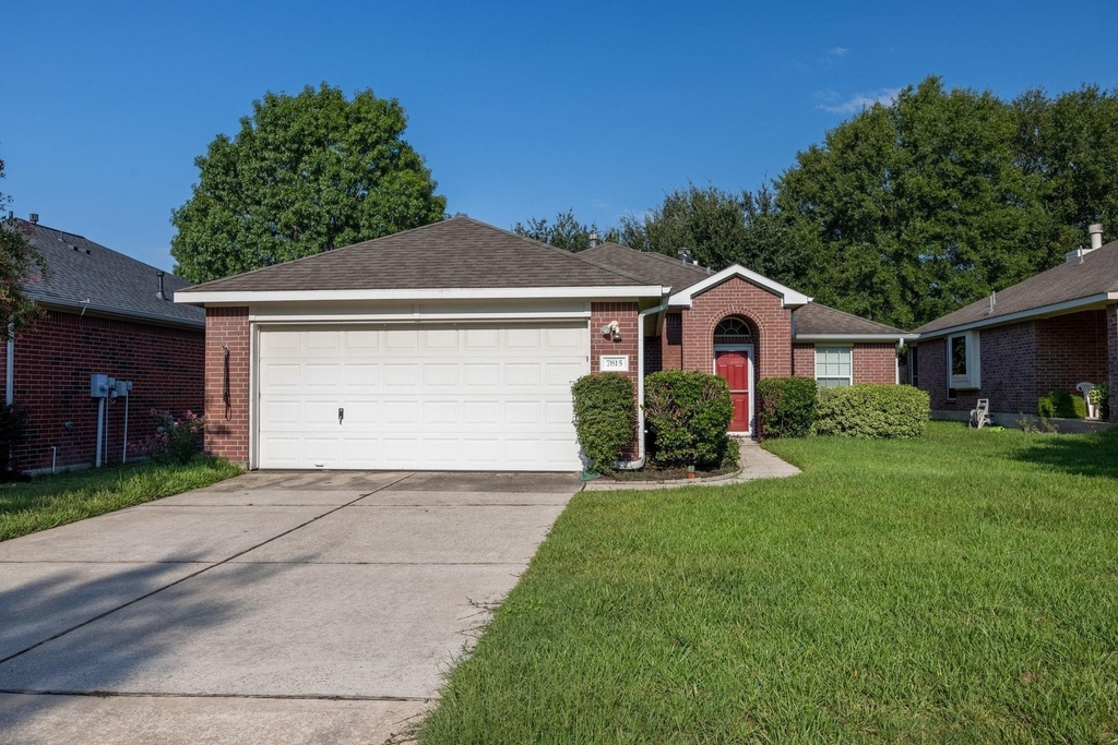 7815 Mary Katheryns Crossing - Photo 0