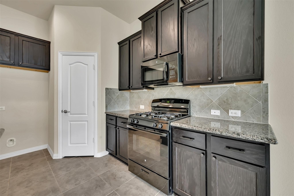 21331 Somerset Shores Crossing - Photo 8