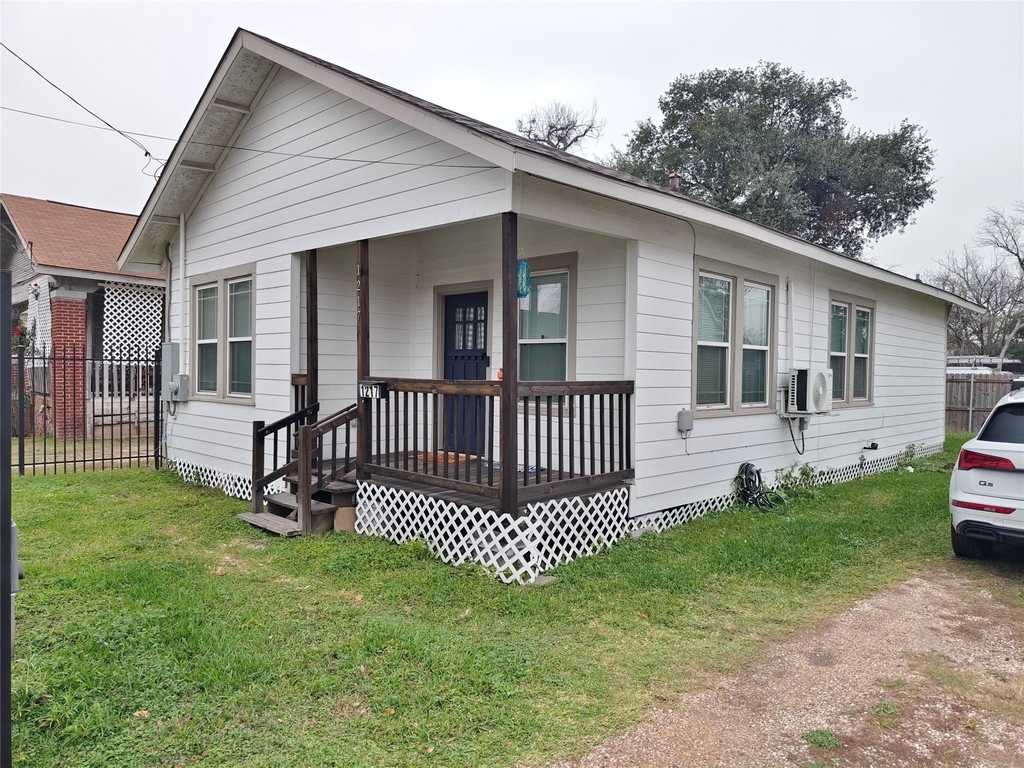 1217 Campbell Street - Photo 1