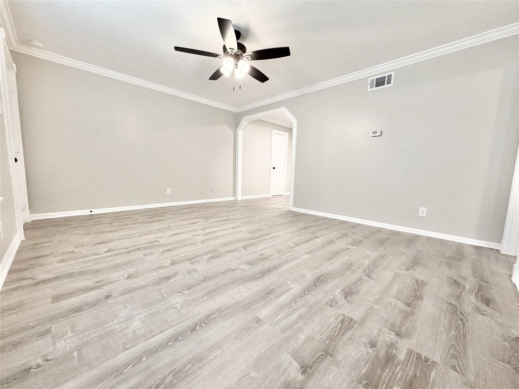 218 W 15th Street - Photo 6