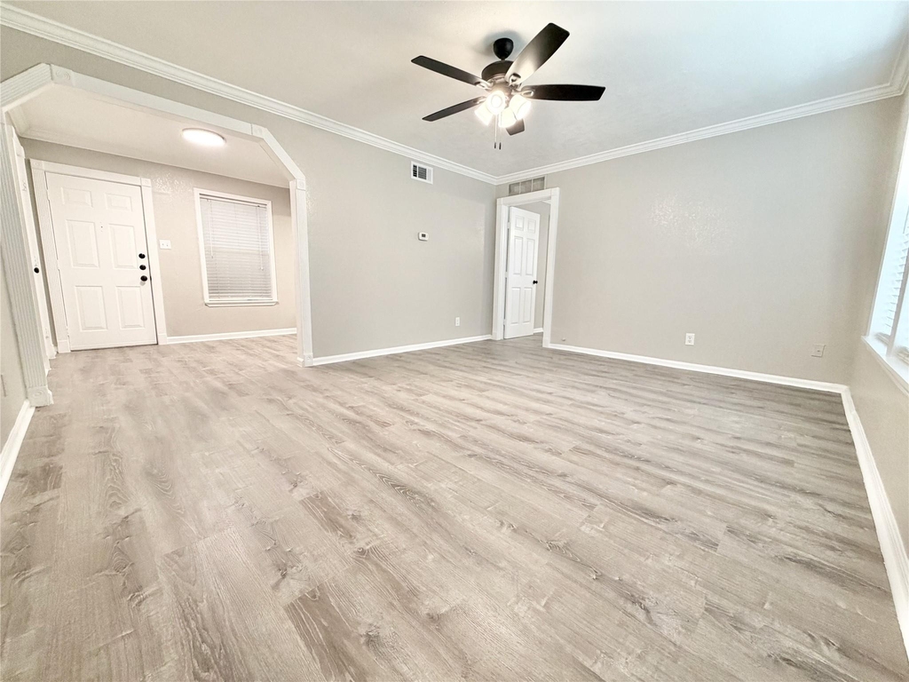 218 W 15th Street - Photo 2
